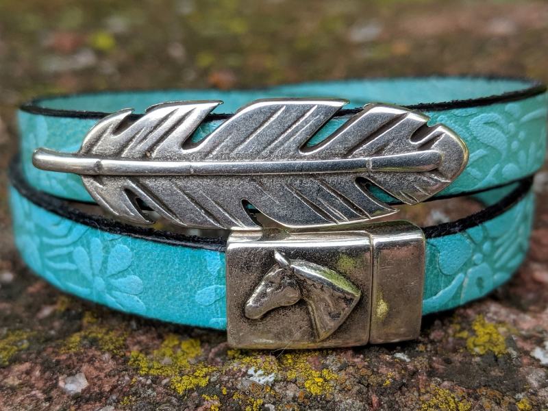 ブレスレット Blue Hinged Wrap Bracelet Sydney-with-rhinestone-chain-