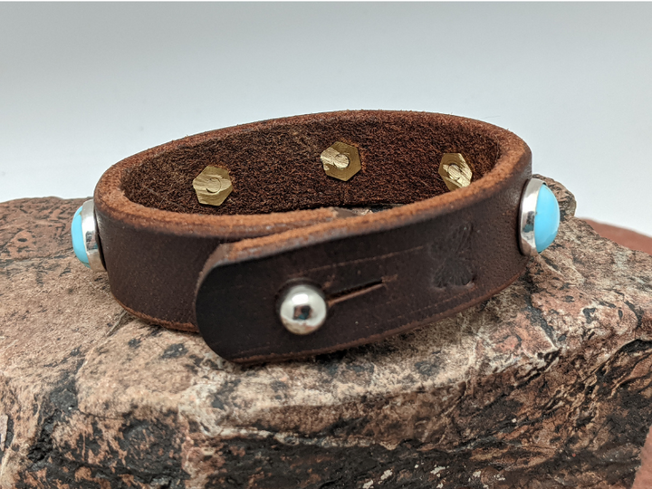 Kingman Turquoise Round Cab Leather Bracelet