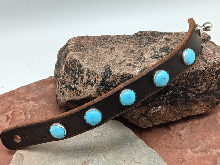 Kingman Turquoise Round Cab Leather Bracelet
