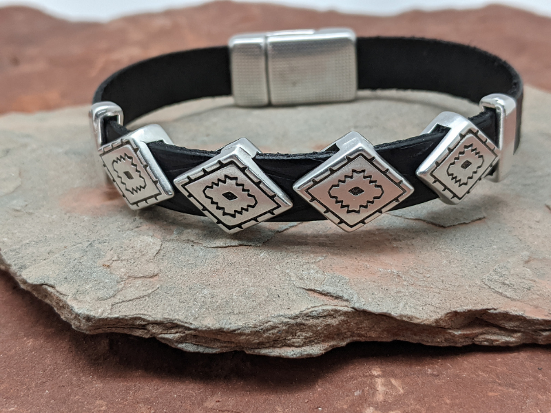 Wholesale Southwest Diamond Embossed Leather Bracelet