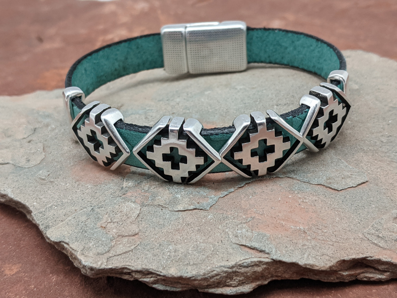 Wholesale Southwest Rhombus Leather Bracelet